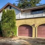 O que parece ser uma simples casa guarda um luxuosíssimo castelo por dentro