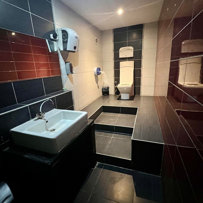 20 Pessoas que se depararam com banheiros bizarros que poucos gostariam de usar