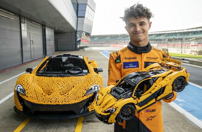 Lego e McLaren criam réplica funcional de supercarro que se locomove de verdade!