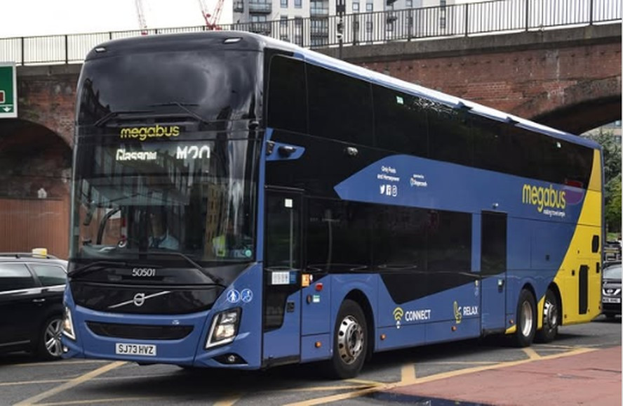 Megabus revela os objetos mais bizarros esquecidos em seus ônibus no Reino Unido