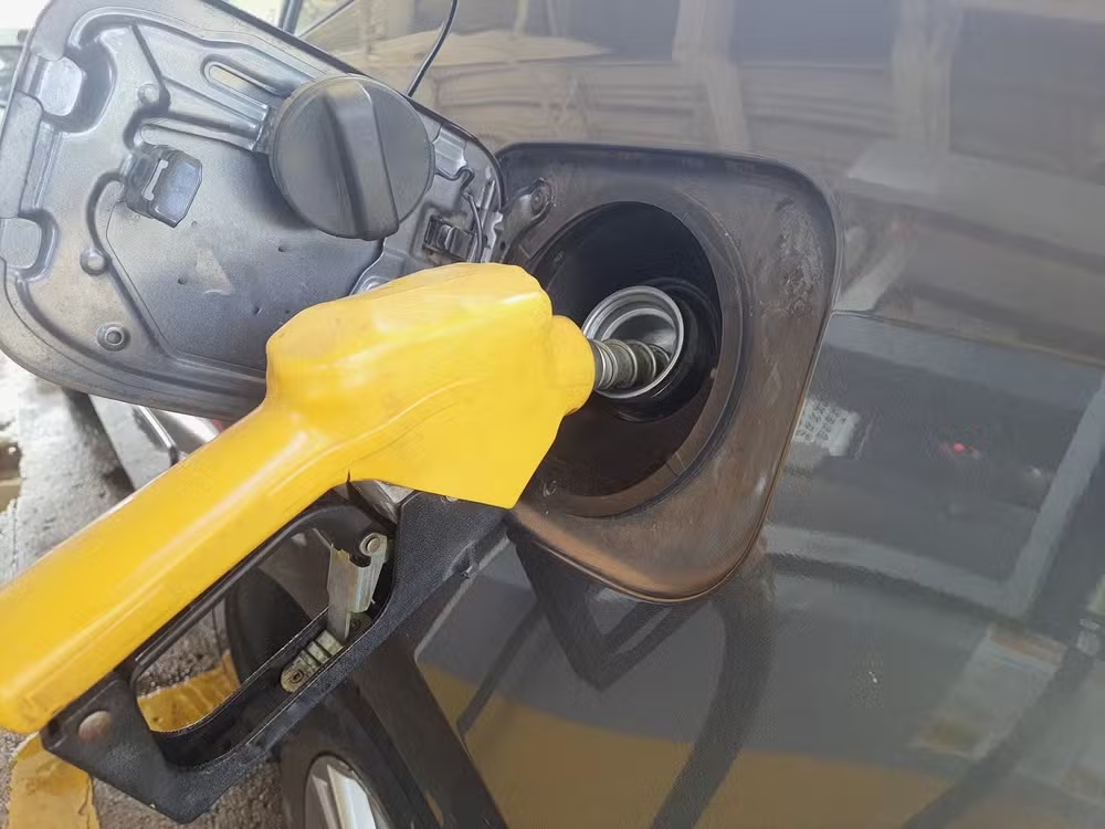 Por que a gasolina é diferente em cada país: composição, regras e impactos no desempenho